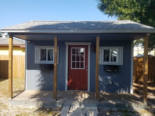 Building Photo - 4021 W Cass St