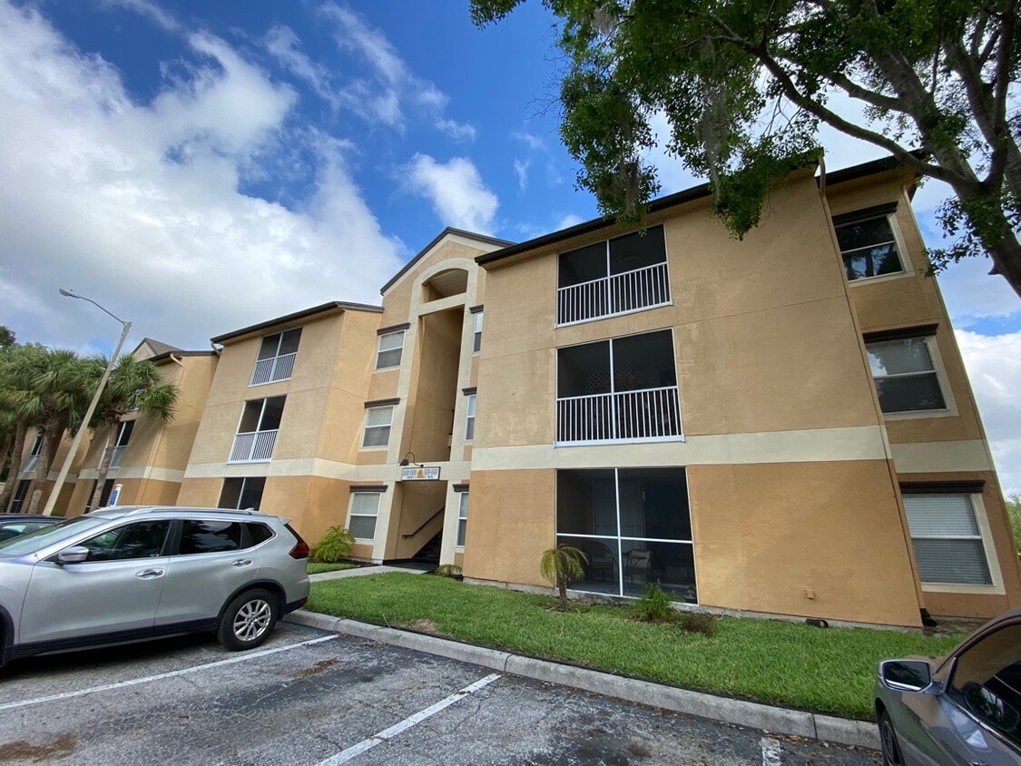 Foto principal - 8801 Latrec Ave