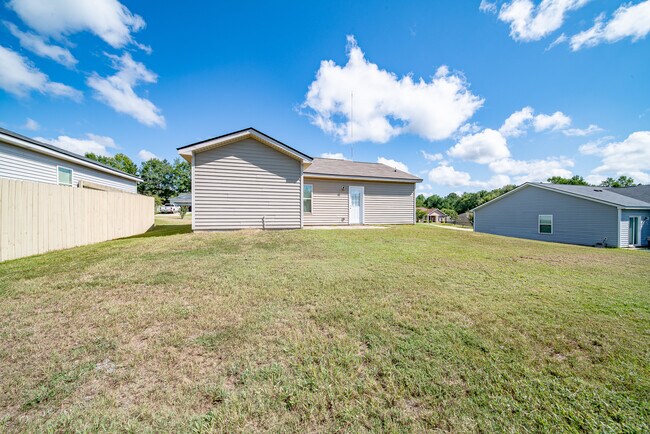 Building Photo - 5788 Sandy View Dr