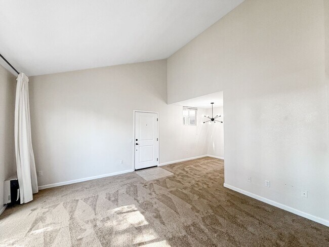 Building Photo - Great Studio Condo in Escondido!