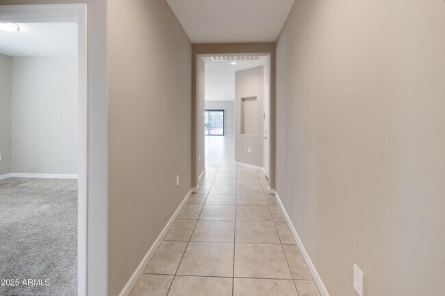 Foto del edificio - 5341 W Western Star Blvd