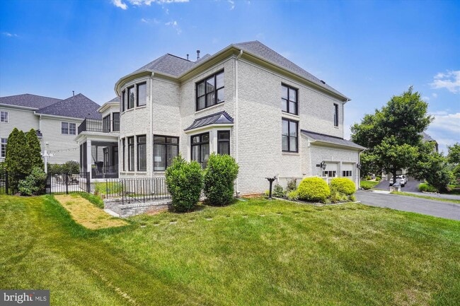 Building Photo - 18275 Riviera Way