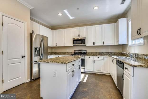Building Photo - 4946 Lee Farm Ct
