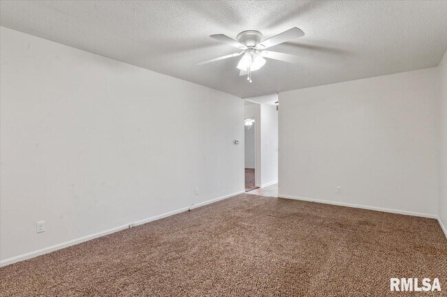 Foto del edificio - 3 Sundowner Ln