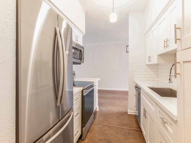 Foto del edificio - 2400 Julian St