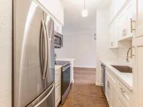 Building Photo - 2400 Julian St