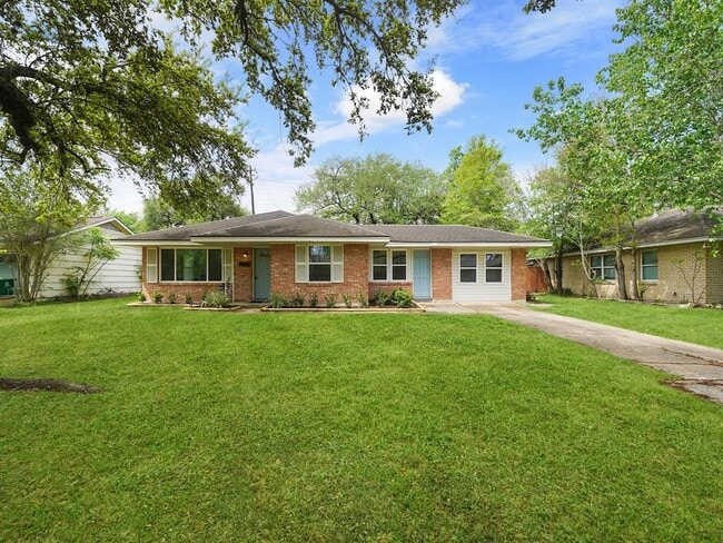 Building Photo - 9710 Bassoon Dr