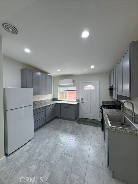 Foto del edificio - 8418 Stewart and Gray Rd