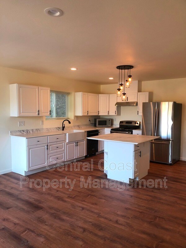 Building Photo - 27815 Mesa Del Toro Rd