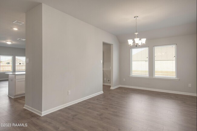 Foto del edificio - 200 S Lakepointe Dr