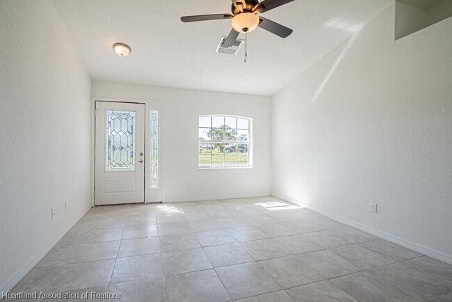 Building Photo - 443 Gloria Blvd