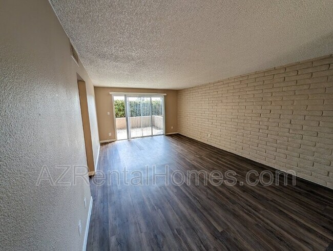 Foto del edificio - 4354 N 82nd St