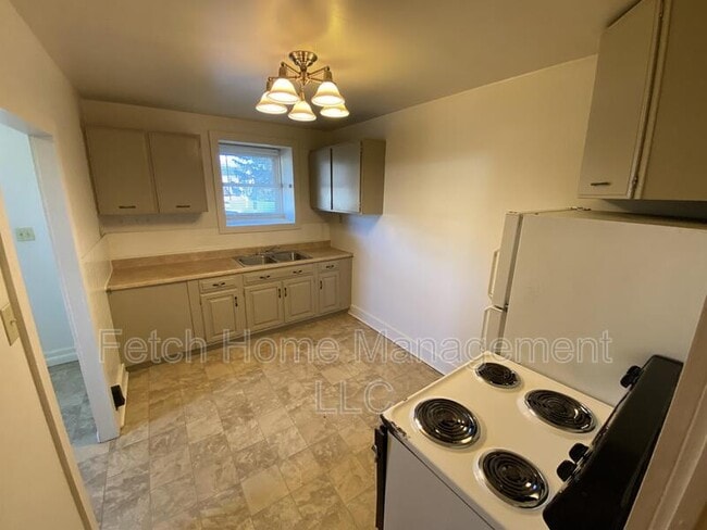 Foto del edificio - 6 Reese Ave