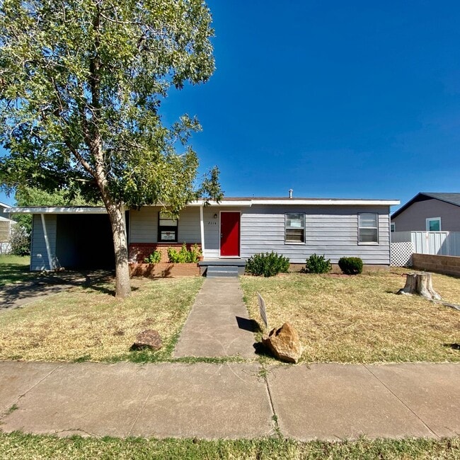 Foto del edificio - $0 First Month's Rent / $0 Deposit at Move-in