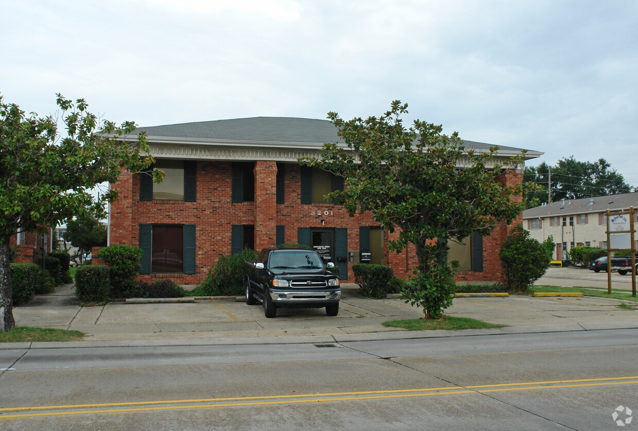 Primary Photo - 3201 Cleary Ave