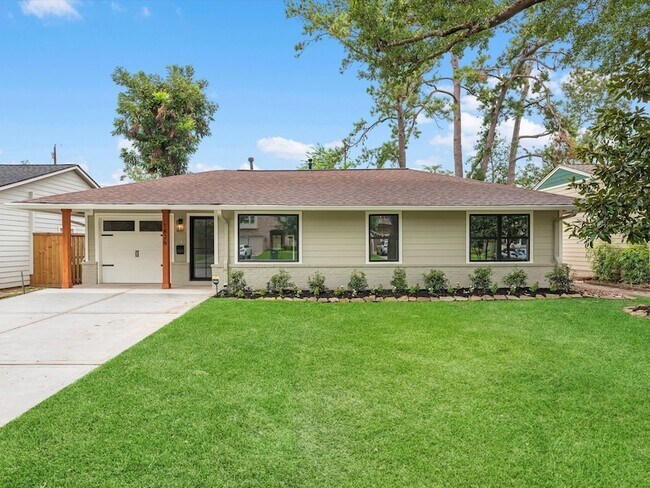 Foto del edificio - 1826 Woodcrest Dr