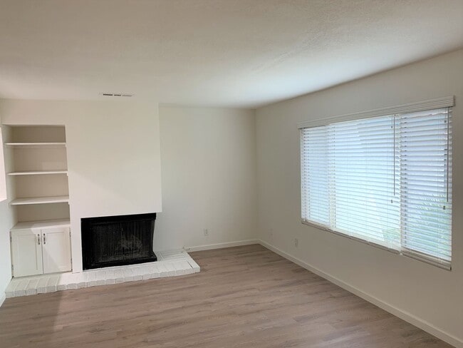 Building Photo - 9836 Snowmass Dr