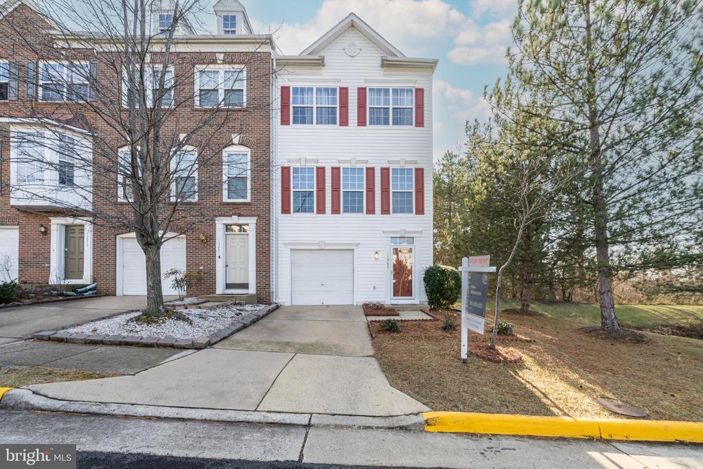 13983 Gill Brook Ln, Centreville, VA 20121 Townhome Rentals in