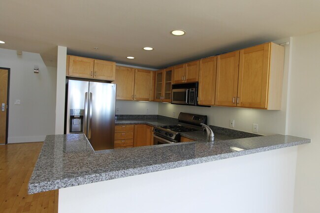 Foto del edificio - EPIC REA: Spacious Live/Work  Loft in SOMA with Rooftop Views