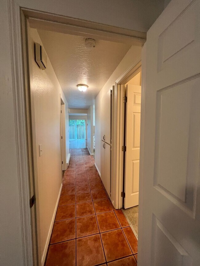 Foto del edificio - 2 Bedroom Condo in Lake Oswego