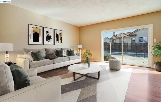 Building Photo - 3309 St James Pl