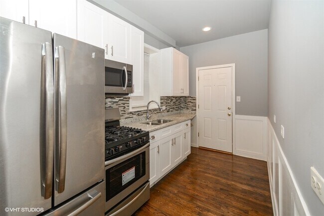 Building Photo - 4212 S King Dr