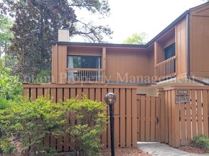 Building Photo - 2030 Albert Cir