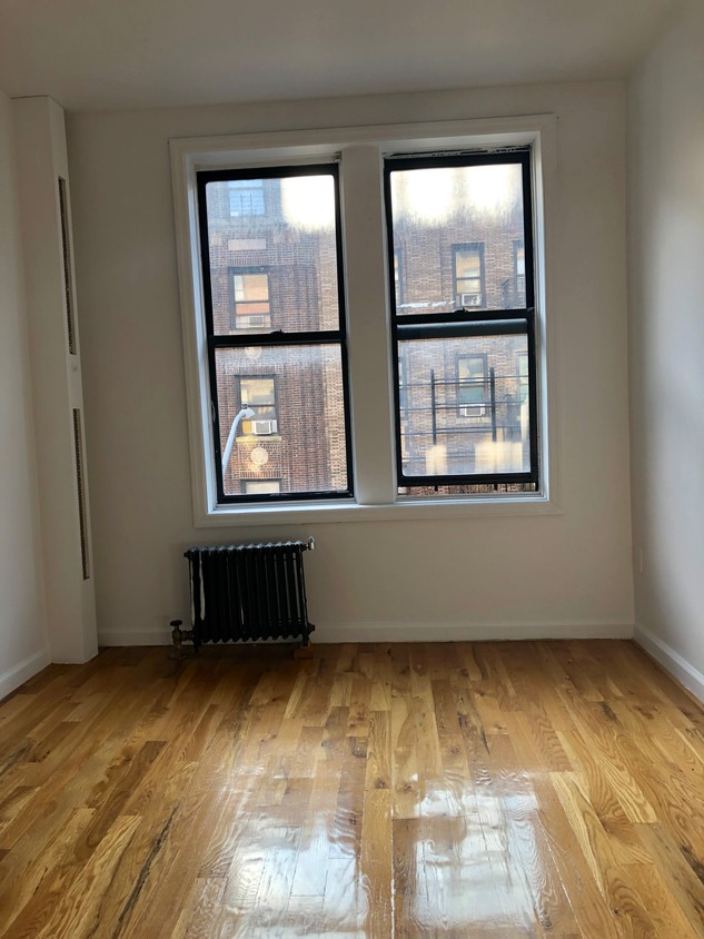 Foto principal - 559 W 190th St