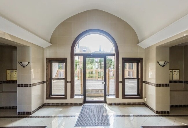 Foto del edificio - 4556 W Wilson Ave