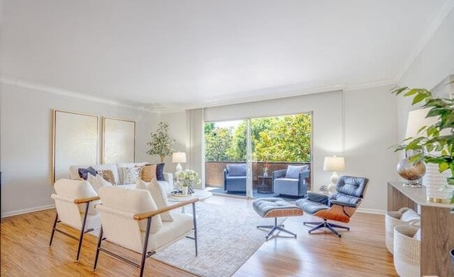 Foto del edificio - 818 S Lucerne Blvd