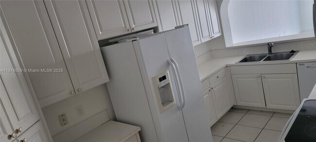 Foto del edificio - 10710 NW 66th St