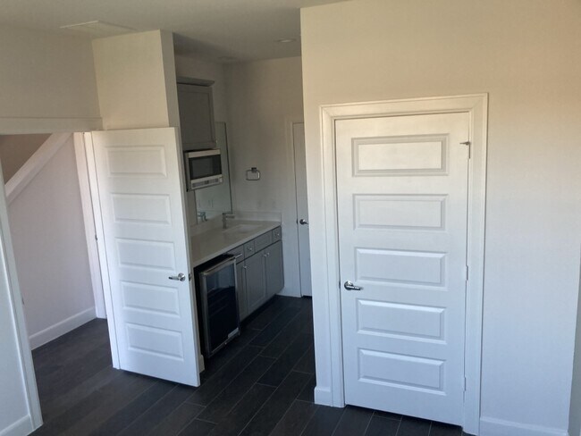 Foto del edificio - 304 Jensen Dr