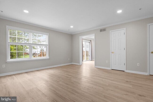 Foto del edificio - 115 Goldfinch Ct