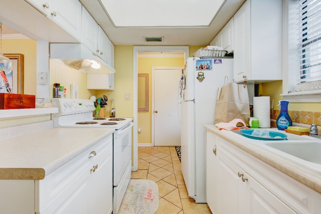 Building Photo - 6851 King Arthur Dr