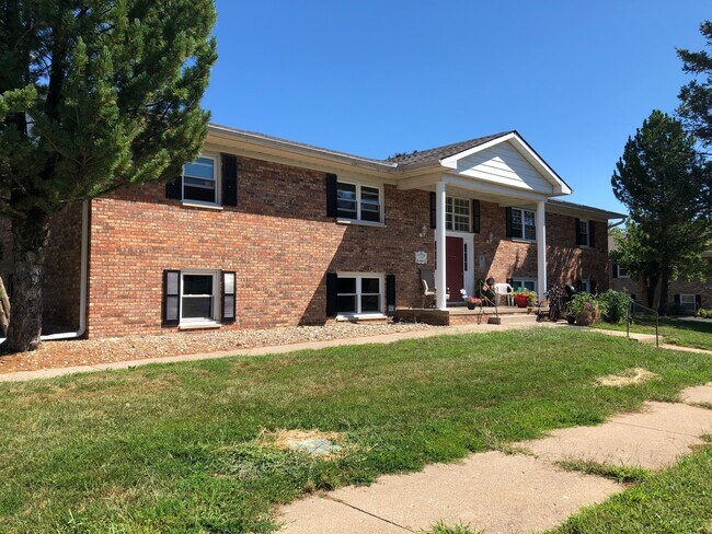 Entrada del edificio - 1211 W Chestnut St