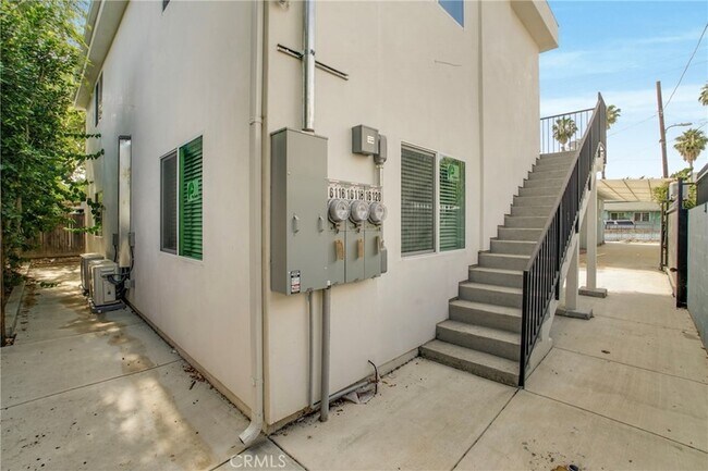 Foto del edificio - 16118 Haynes St