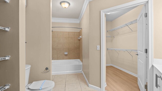 Baño - Gaithersburg Station