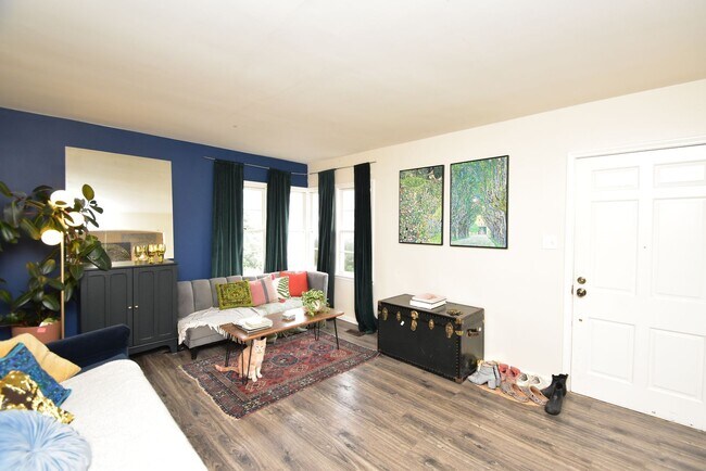 Building Photo - Charming Sugarhouse Home with Amazing Backyard & Prime Location