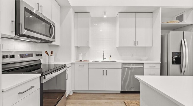Foto del edificio - 6825 Burnet-