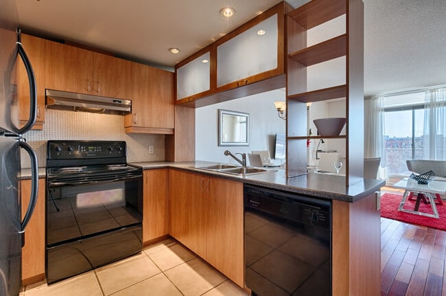 Building Photo - 116 marché atwater-SI ID1261775P