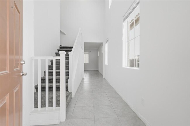 Building Photo - 10920 Oregano Ave