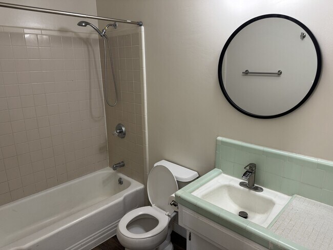 Baño - Augusta Terrace Apartments