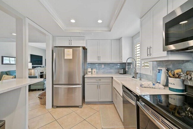 Building Photo - 6154 Midnight Pass Rd