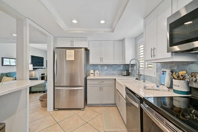 Foto del edificio - 6154 Midnight Pass Rd