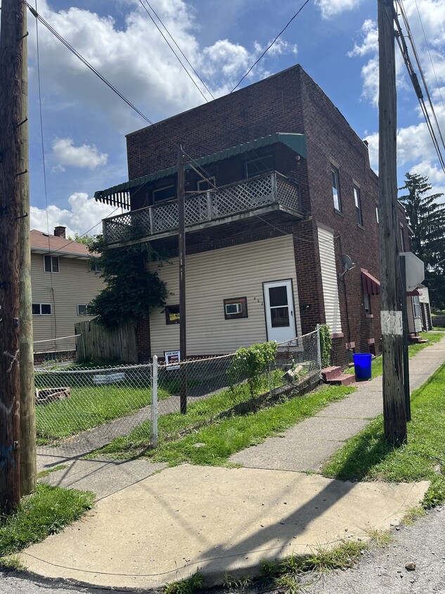 Primary Photo - 602 East Lutton Street, Unit Front