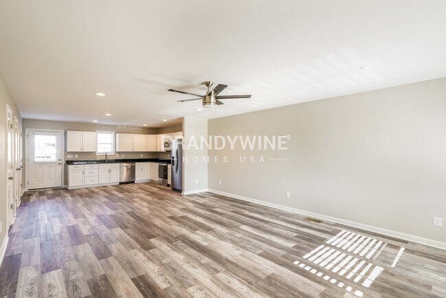 Foto del edificio - NEW LOWER RENTAL RATE LEASING SPECIAL: Rec...