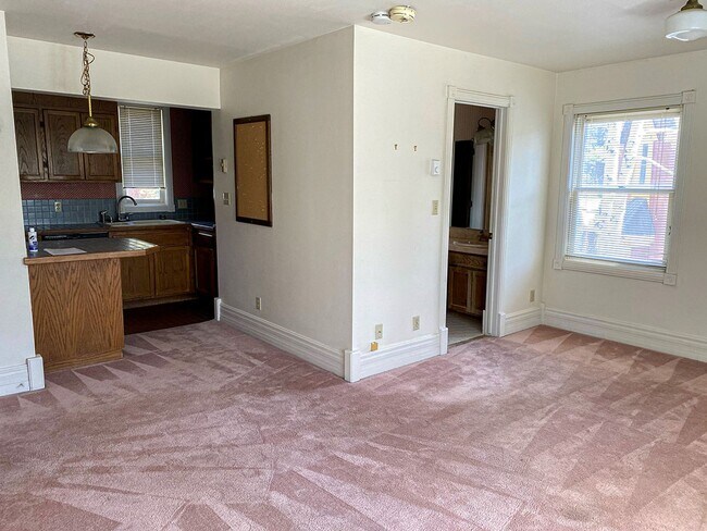 Foto del edificio - Second Floor Studio in Edgemont