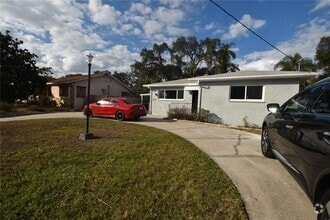 Building Photo - 1107 W Woodlawn Ave