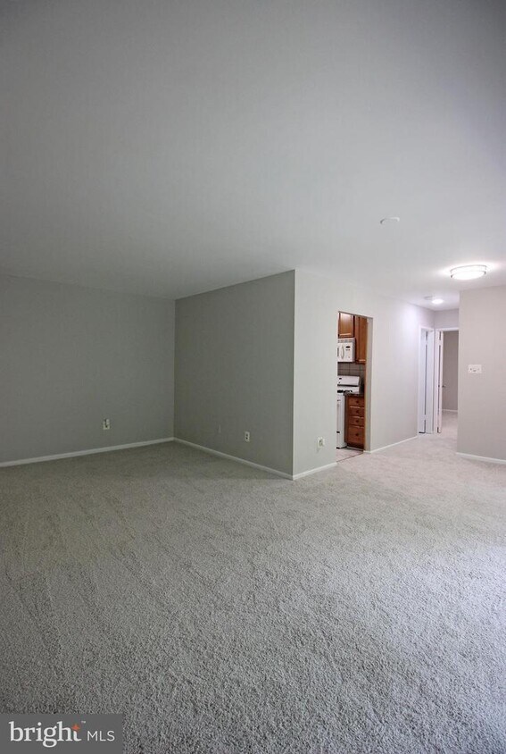 Foto principal - 10027 Mosby Woods Dr