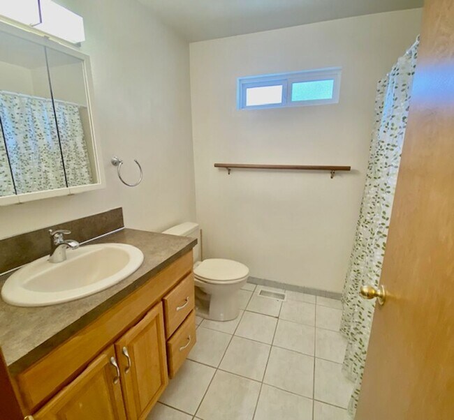 Foto del edificio - 2 bedroom Rambler on Cedar River